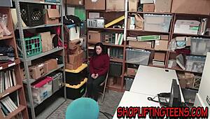 Amateur thief gets facialized on hidden cam