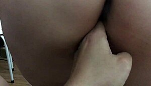 Yangpu mature lady showcases homemade Asian charm