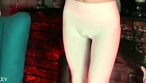 sweet eaton in fitted white leggings