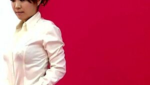 Hey, join this amateur japanese lingerie nude shoot with maki momoi