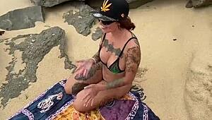 Público real na praia com intenso anal sem limites