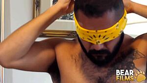 look at avi strider jerking big cock blindfolded