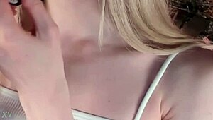 sweet eaton in fitted white leggings