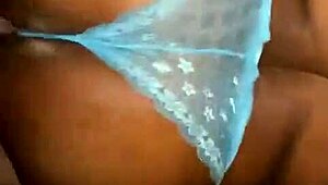 Foda reta de madrugada pra satisfazer buceta de BBW com rabo grande