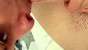 וואו, רוקסי ריינולדס מתמודדת עם זין מפלצתי בכישרון מטורף!