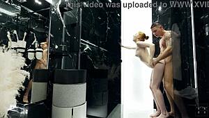 Nevlastní brácha mi stříká dovnitř během rychlého mokrého kundička bušení