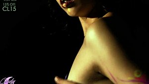 yo, watch my 18yo ass bounce on this dildo!