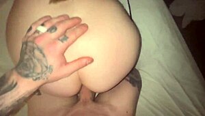 Condivido letto con matrigna MILF