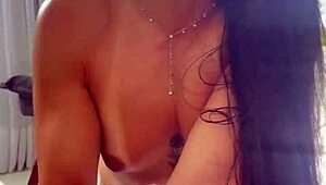 A carne é fraca, dancei para o gato e entrei na rola gostosa parte 1