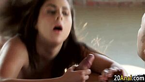 ¡Joder, esta puta anal se llevó una corrida enorme en la cara!