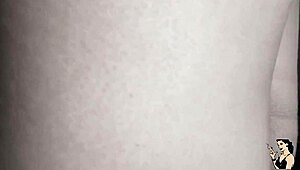 Nevěsta se honí dildem k orgasmu