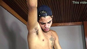 Fodendo o Cuzinho Apertado do Novinho da Quebrada Hard