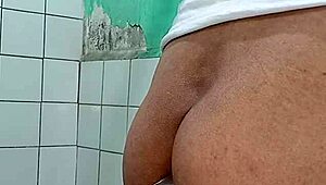 es adictivo meter el frasco en mi culo 😍