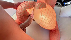 Sophia moans as her bubble butt hits big cock hard in the sun 😍