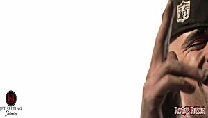 キングノワール主催マイルハイクラブ、破れ服エボニーストリップ