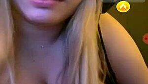 Una bella tettona bent over in doggystyle