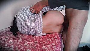 Hej, jak se tahle 18letá školáčka nechala vyjebat ve třídě?