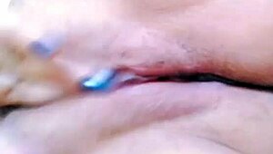 Teen rubs pussy on webcam until dripping