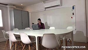 Maintenance man cools horny secretary's heat