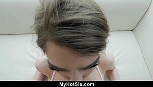 Velipuoli näytti söpöltä pikkuhousuissa kun kosketin persettä