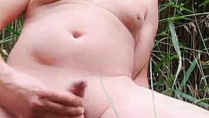 Just saw this guy jerking off among bathers at the lake today.