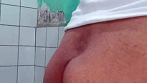 es adictivo meter el frasco en mi culo 😍