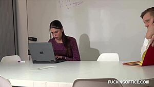 Maintenance man cools horny secretary's heat