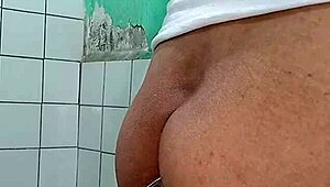 es adictivo meter el frasco en mi culo 😍