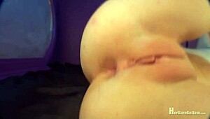 lulu flexy chick spreads her ass flexibly in video