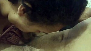 イタズラ娘が美味いフェラチオでチンポむしゃぶり