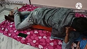 Encontro Íntimo com Dona de Casa Madura no Quarto