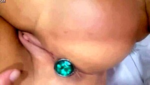 eu ganhei um plug anal e dinheiro facil do velho broxa