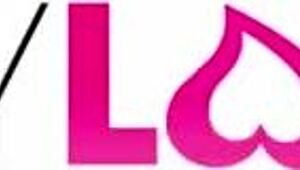 Join Leanne Crow and Delzangel for some pool fun