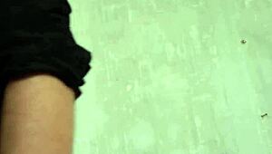 Seksi blondinka Angie Lynx hrepeni po intenzivni dvojni penetraciji in dvojnem obraznem izlivu od 21 Sextury