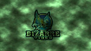 Dvě horký holky se baví vzájemným malováním v erotický session.