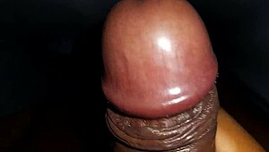 Pau Preto Gozando Na Punheta