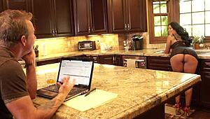 Horny Stud Fucks Cute Babe Kiara Mia After Fingering And Licking