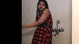 i'm an indian teen showin my naked booty in the bathroom