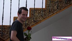 Rozvedená nevlastní matka Shalina Devine tak moc touží po mladých 18+ klucích