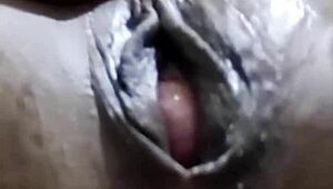 Housewife has wet pussy sex