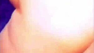 una nueva madura gordita que le encanta la verga joven, ¿quieres ver cómo se la chupa?