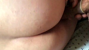 having lunch with the little aunt 02 iphone