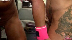 Bodybuilder lesbians with tattoos! 😍