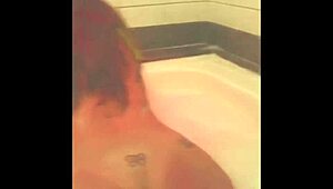 Brazilian beauty Djbrisa shows off her natural curves in a twerking routine