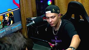 she pulled out the cock during podcast and sucked it deep!