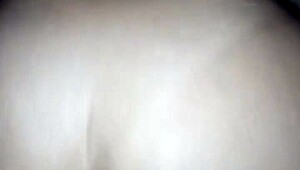 эта похотливая блонда оседлала мой хуй и скакала всю ночь выдоивая досуха