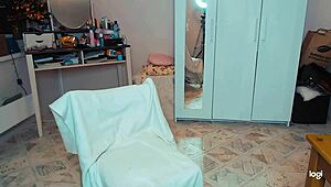 Isn’t She the Prettiest Skinny Webcam Girl Around?