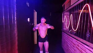 uma foda bareback intensa no clube de sexo 😈