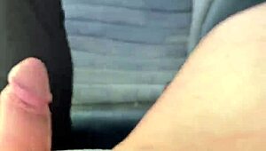 Styvmamma Tina kan inte motstå min lilla kuk!