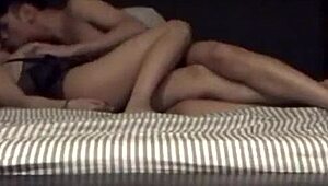 このセクシーな韓国人下着姿で彼氏とバンキング！